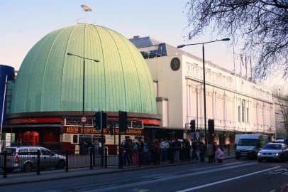 London-Madame_Tussauds_gallery_dome-406x270